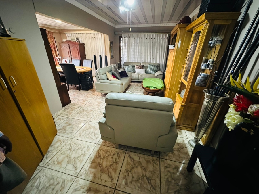 5 Bedroom Property for Sale in Blackridge KwaZulu-Natal