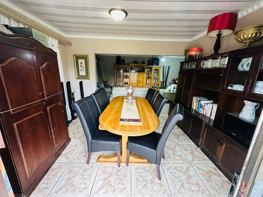 5 Bedroom Property for Sale in Blackridge KwaZulu-Natal