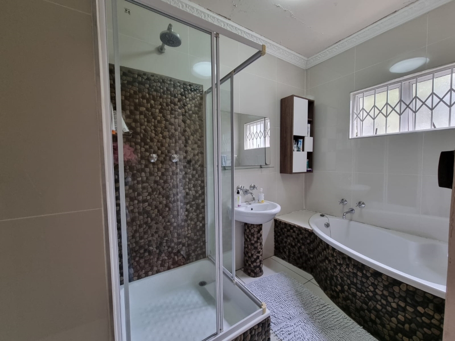 3 Bedroom Property for Sale in Glenwood KwaZulu-Natal