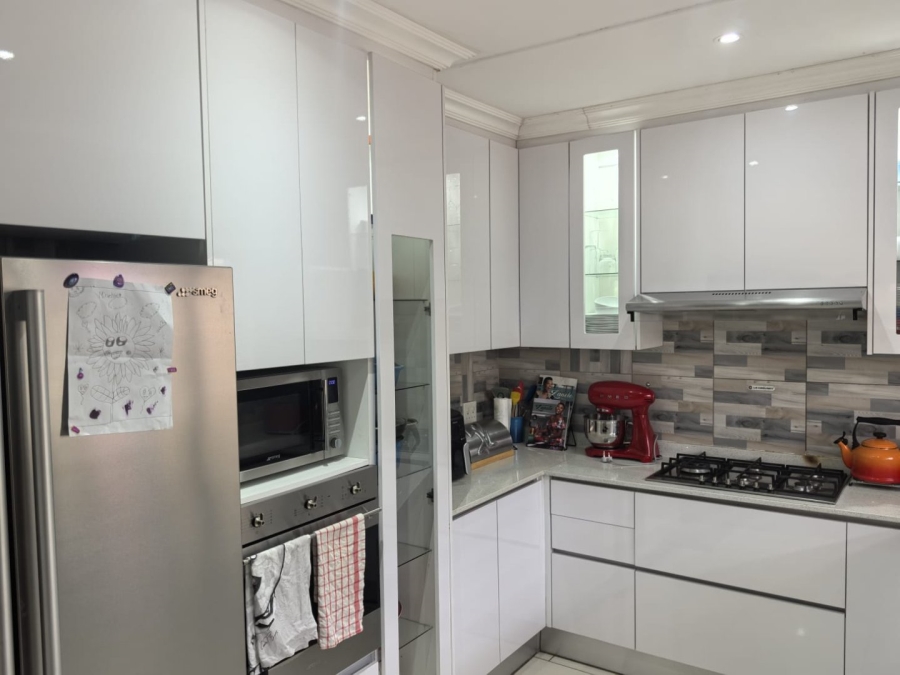 4 Bedroom Property for Sale in Farningham Ridge KwaZulu-Natal