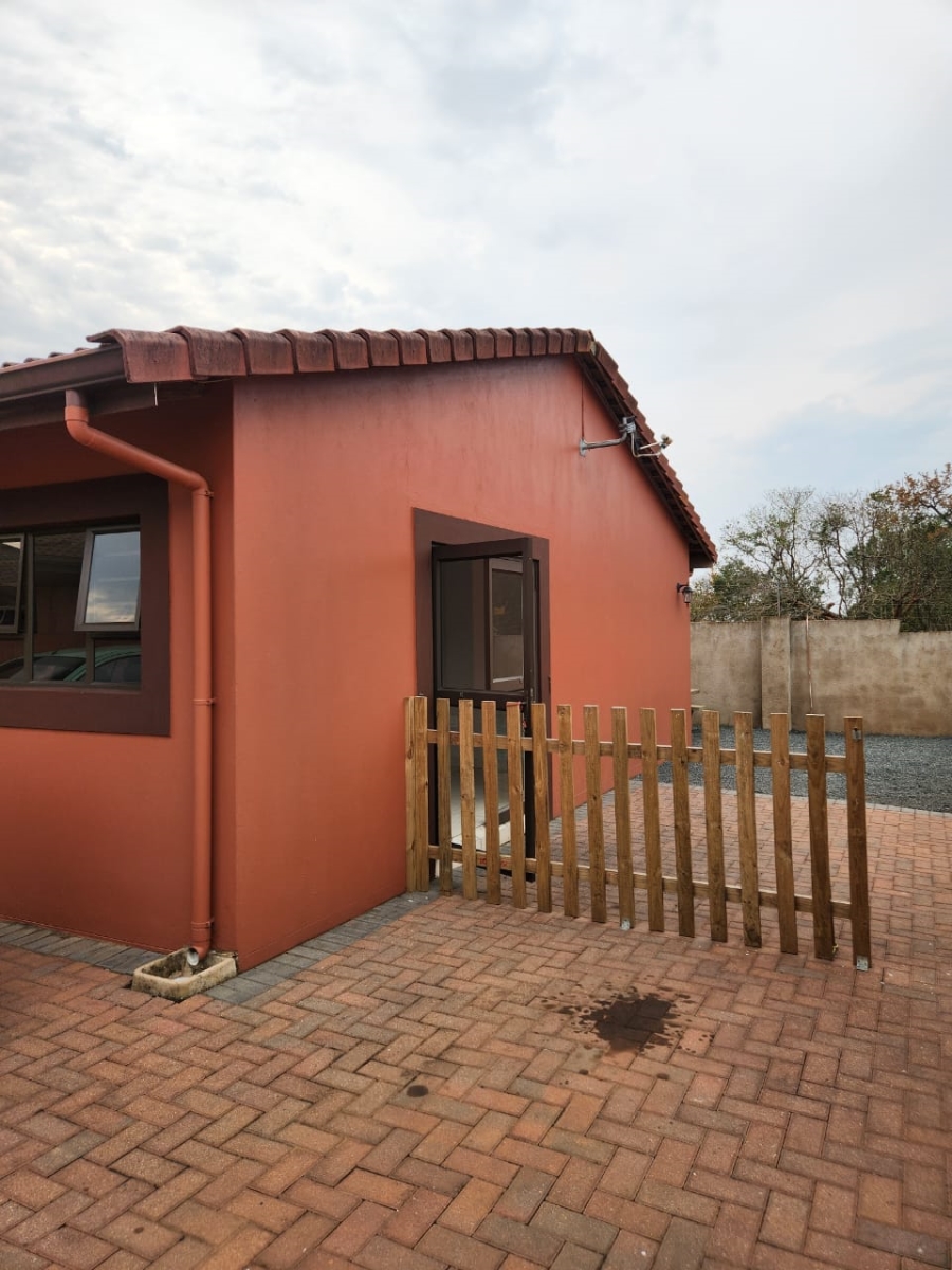 To Let 2 Bedroom Property for Rent in Crestholme KwaZulu-Natal