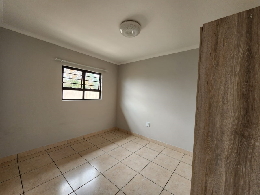 To Let 2 Bedroom Property for Rent in Crestholme KwaZulu-Natal
