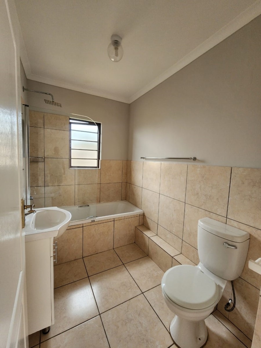 To Let 2 Bedroom Property for Rent in Crestholme KwaZulu-Natal