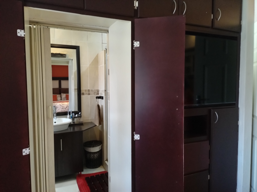 5 Bedroom Property for Sale in Lennoxton KwaZulu-Natal
