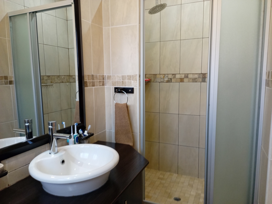 5 Bedroom Property for Sale in Lennoxton KwaZulu-Natal