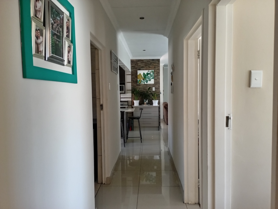5 Bedroom Property for Sale in Lennoxton KwaZulu-Natal