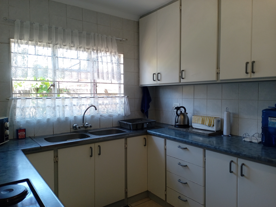 5 Bedroom Property for Sale in Lennoxton KwaZulu-Natal