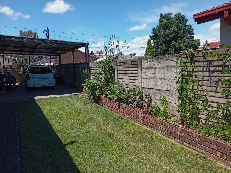 5 Bedroom Property for Sale in Lennoxton KwaZulu-Natal