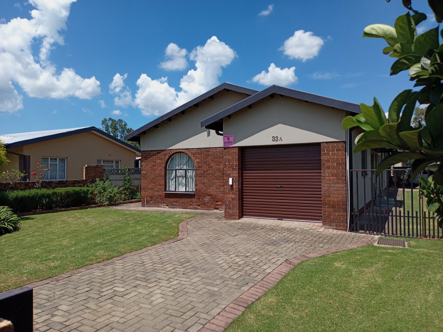 5 Bedroom Property for Sale in Lennoxton KwaZulu-Natal