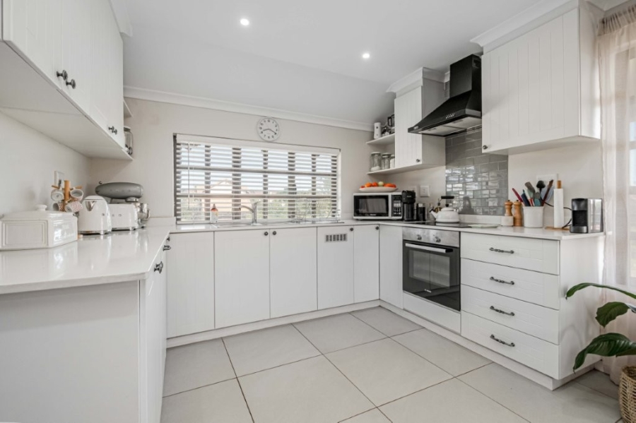To Let 2 Bedroom Property for Rent in Clifton Hill Estate KwaZulu-Natal