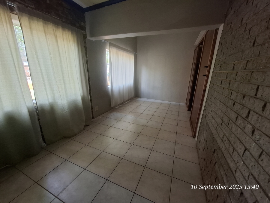 To Let 4 Bedroom Property for Rent in Sunnyridge KwaZulu-Natal