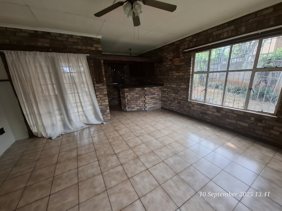 To Let 4 Bedroom Property for Rent in Sunnyridge KwaZulu-Natal