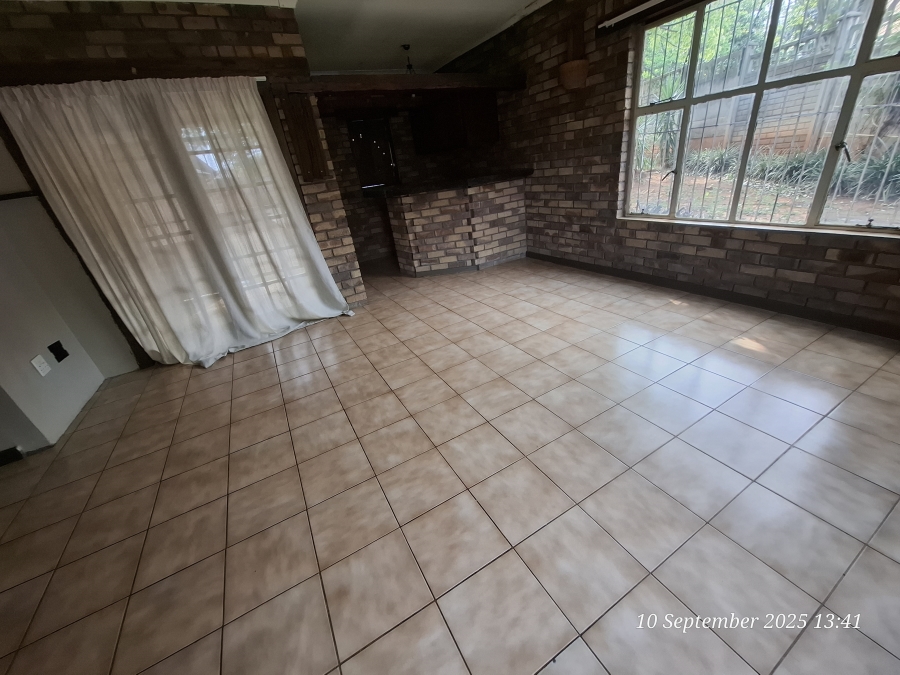 To Let 4 Bedroom Property for Rent in Sunnyridge KwaZulu-Natal