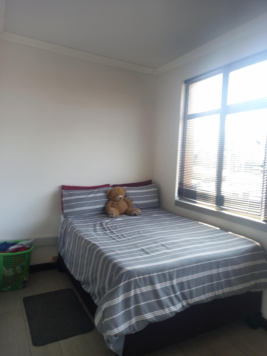 2 Bedroom Property for Sale in Glenwood KwaZulu-Natal