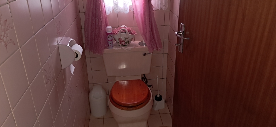 3 Bedroom Property for Sale in Sunnyridge KwaZulu-Natal