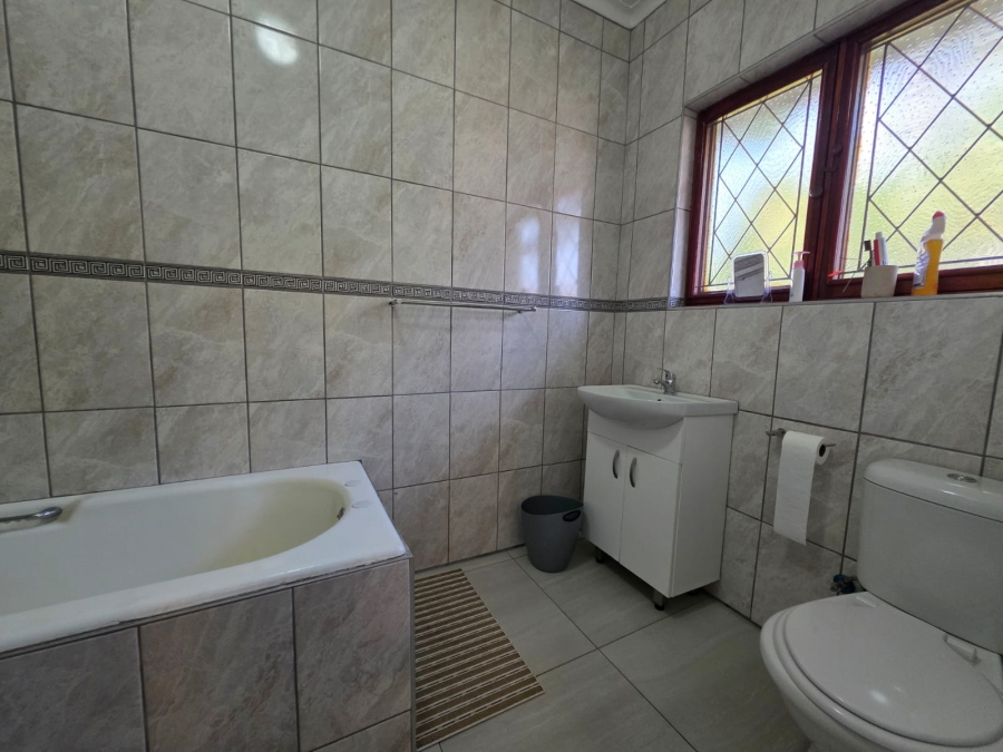 To Let 4 Bedroom Property for Rent in Kildare KwaZulu-Natal