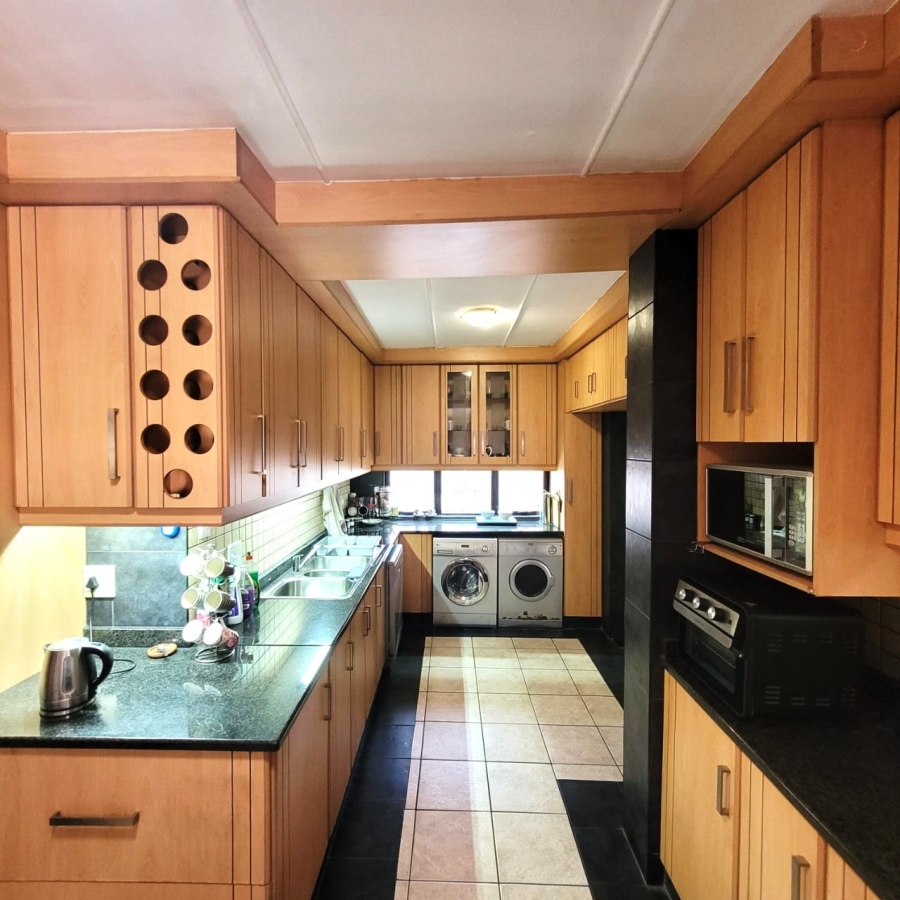 5 Bedroom Property for Sale in Northdene KwaZulu-Natal