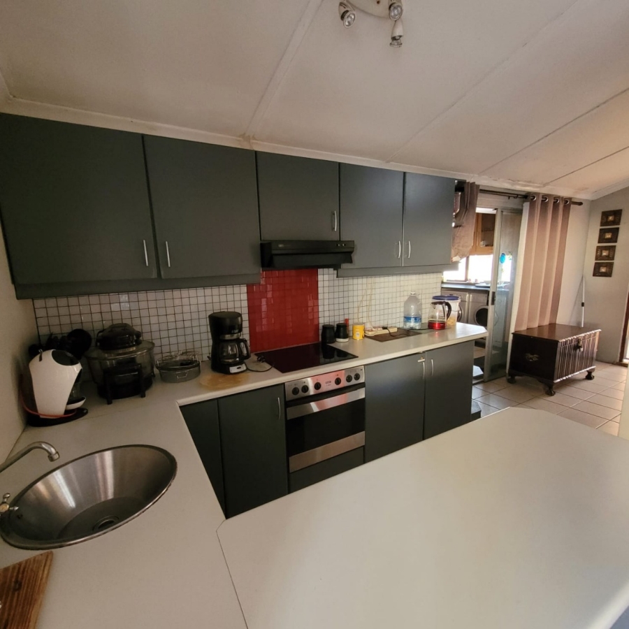 5 Bedroom Property for Sale in Northdene KwaZulu-Natal