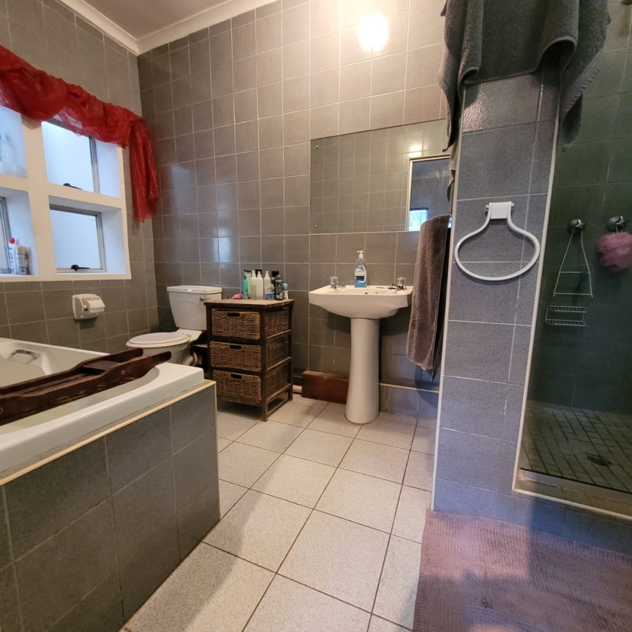 5 Bedroom Property for Sale in Northdene KwaZulu-Natal