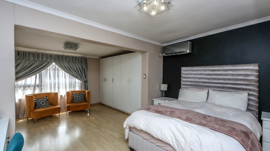 4 Bedroom Property for Sale in Sherwood KwaZulu-Natal
