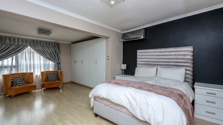 4 Bedroom Property for Sale in Sherwood KwaZulu-Natal