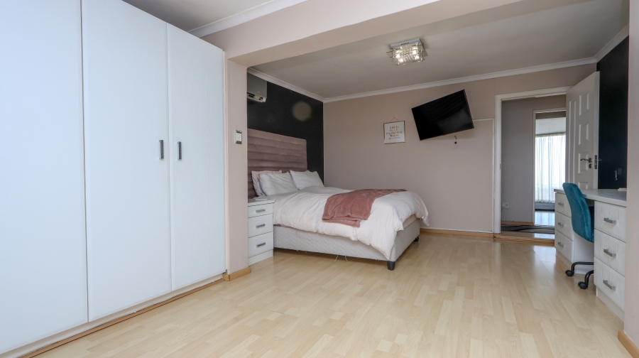 4 Bedroom Property for Sale in Sherwood KwaZulu-Natal
