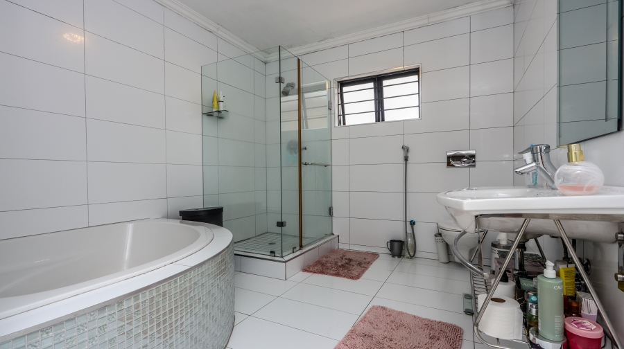 4 Bedroom Property for Sale in Sherwood KwaZulu-Natal