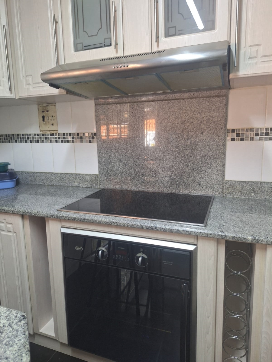 3 Bedroom Property for Sale in Bombay Heights KwaZulu-Natal