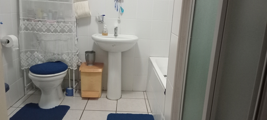 1 Bedroom Property for Sale in Margate KwaZulu-Natal