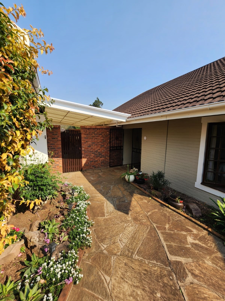 To Let 4 Bedroom Property for Rent in Hillcrest Central KwaZulu-Natal