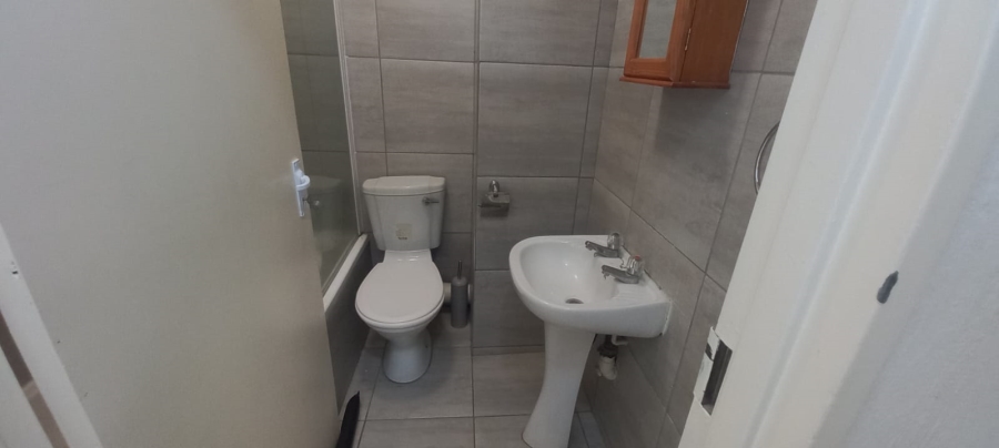 2 Bedroom Property for Sale in Essenwood KwaZulu-Natal