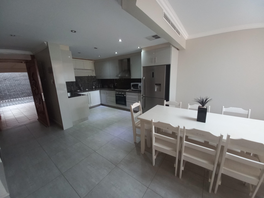 2 Bedroom Property for Sale in Umhlanga KwaZulu-Natal