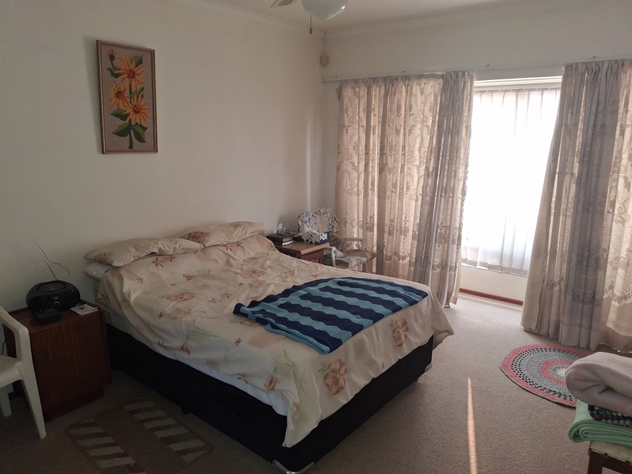 2 Bedroom Property for Sale in Uvongo KwaZulu-Natal