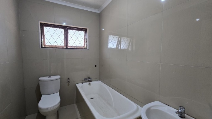 4 Bedroom Property for Sale in Manors KwaZulu-Natal