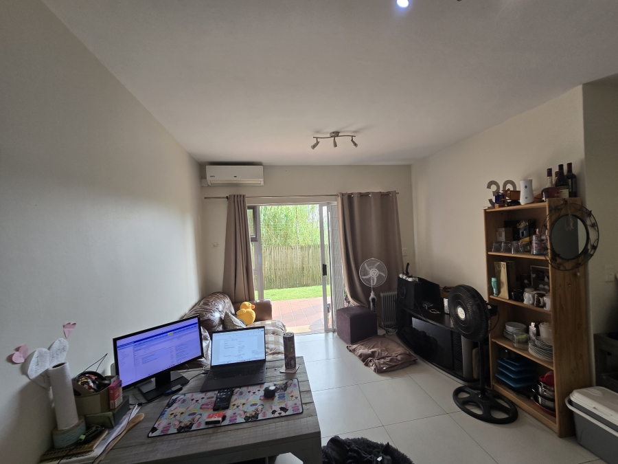 To Let 1 Bedroom Property for Rent in Sheffield Beach KwaZulu-Natal