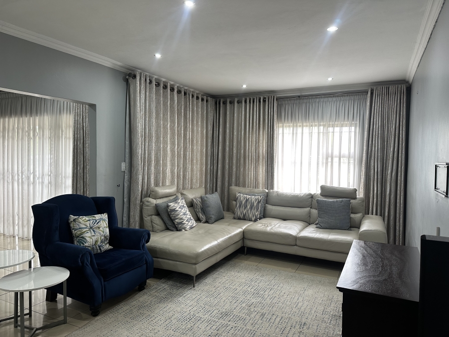 7 Bedroom Property for Sale in Hilton Gardens KwaZulu-Natal