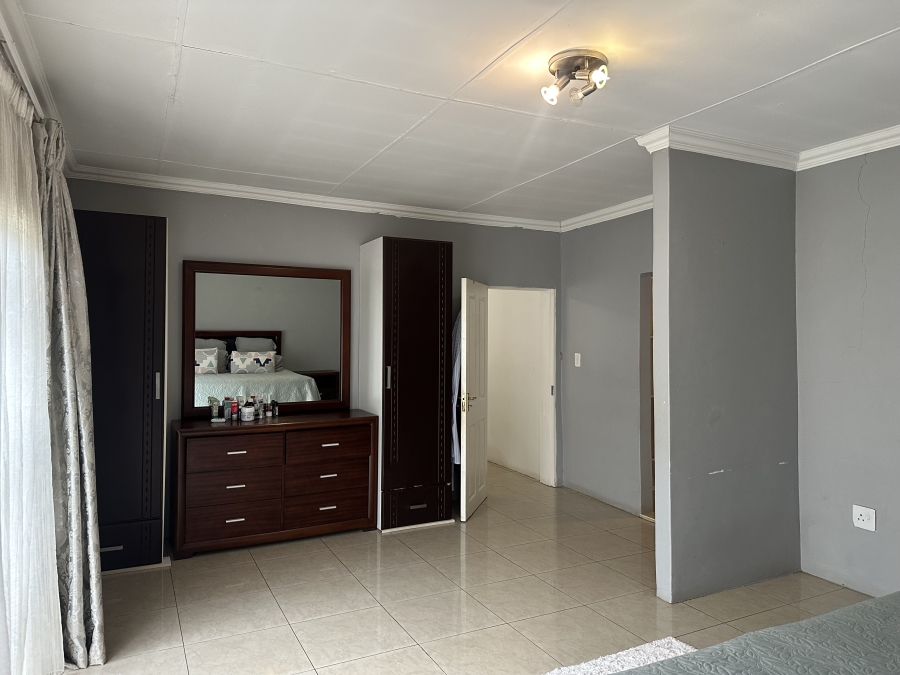 7 Bedroom Property for Sale in Hilton Gardens KwaZulu-Natal