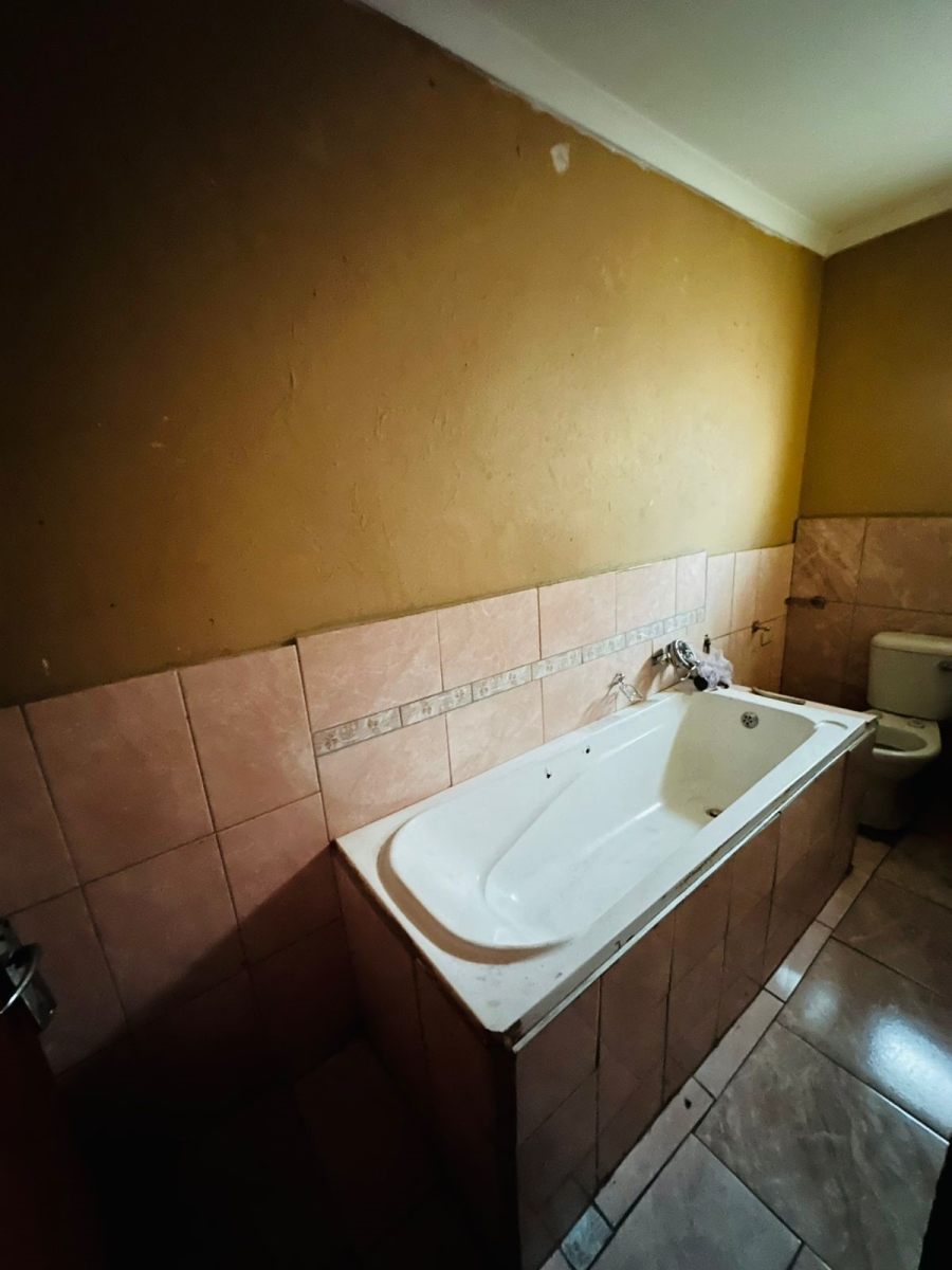 3 Bedroom Property for Sale in Westgate KwaZulu-Natal