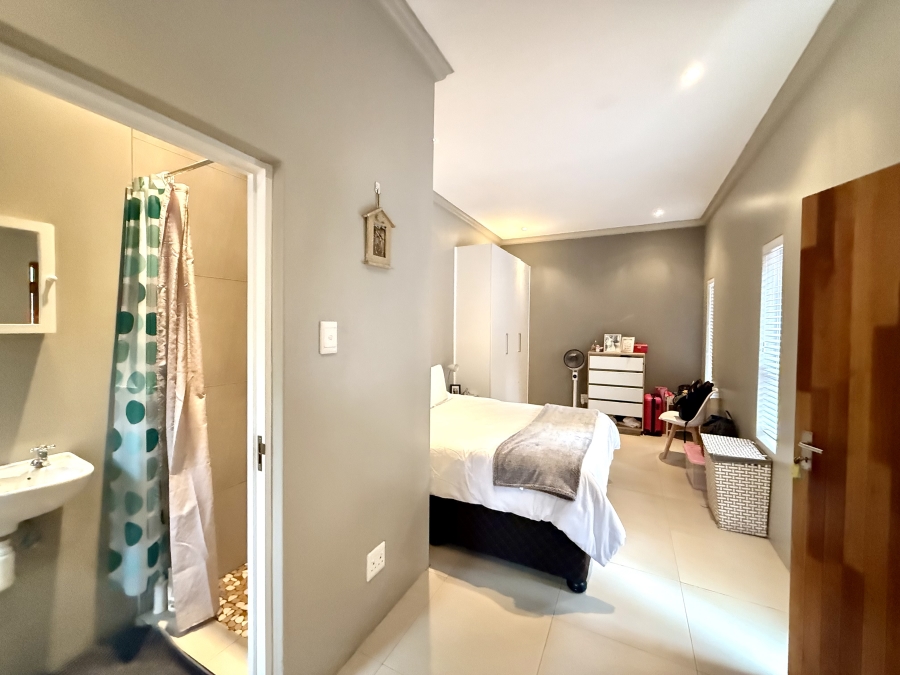 5 Bedroom Property for Sale in Zini River Estate KwaZulu-Natal