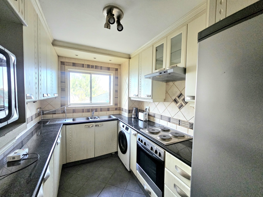 To Let 2 Bedroom Property for Rent in Amanzimtoti KwaZulu-Natal