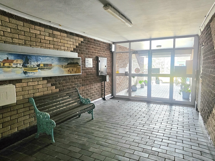 To Let 2 Bedroom Property for Rent in Amanzimtoti KwaZulu-Natal