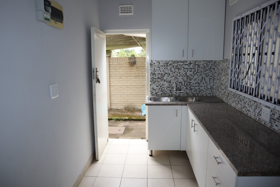 To Let 1 Bedroom Property for Rent in Manors KwaZulu-Natal