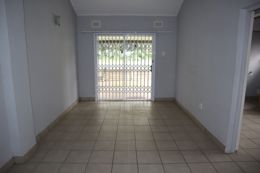 To Let 1 Bedroom Property for Rent in Manors KwaZulu-Natal