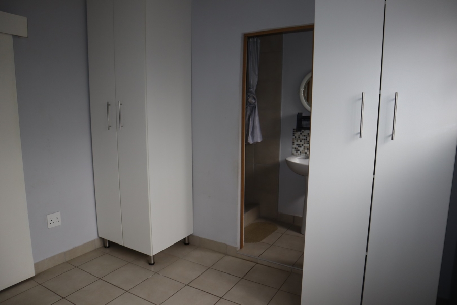 To Let 1 Bedroom Property for Rent in Manors KwaZulu-Natal