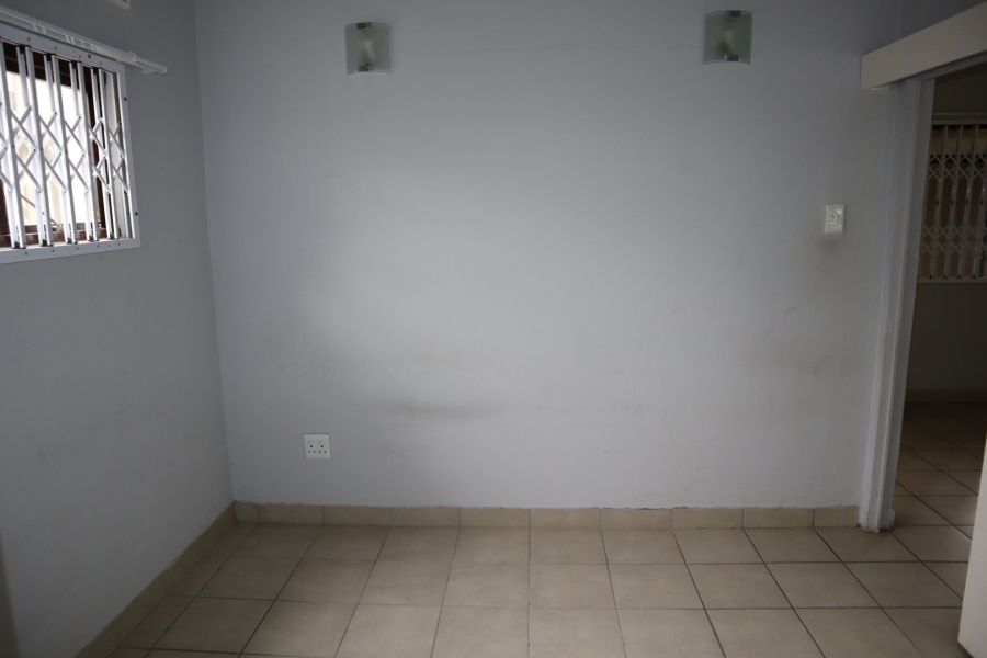 To Let 1 Bedroom Property for Rent in Manors KwaZulu-Natal