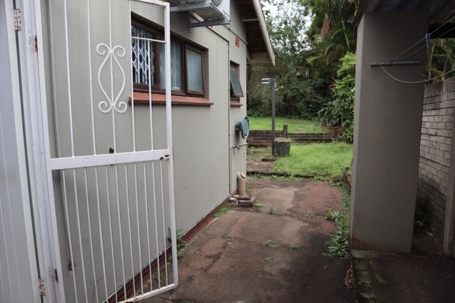 To Let 1 Bedroom Property for Rent in Manors KwaZulu-Natal