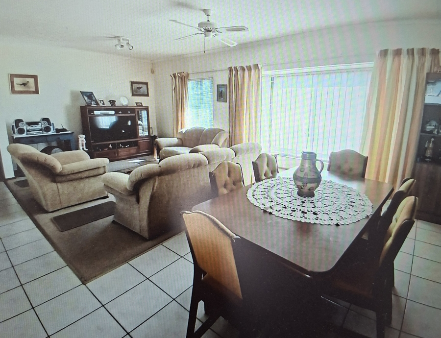 2 Bedroom Property for Sale in Uvongo KwaZulu-Natal
