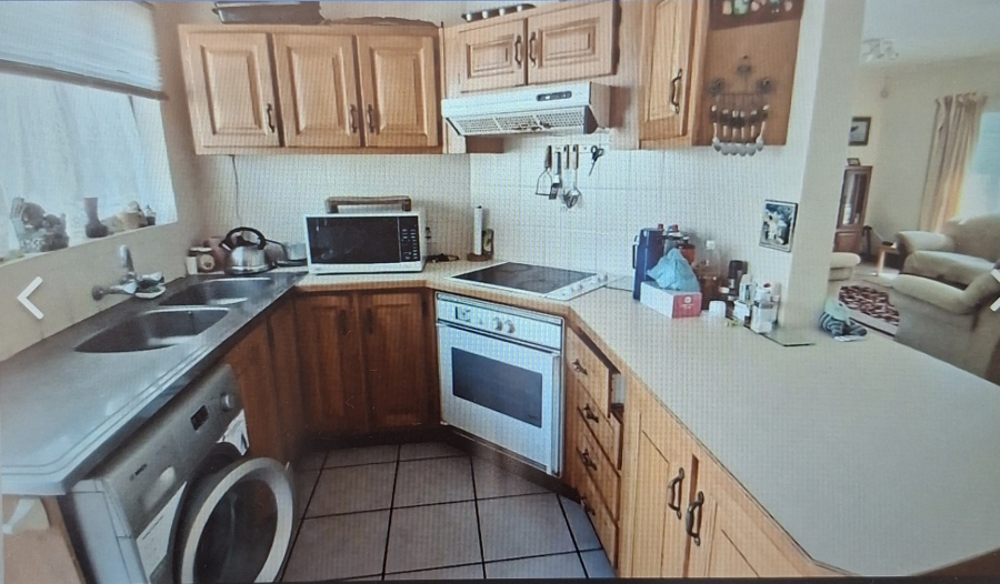 2 Bedroom Property for Sale in Uvongo KwaZulu-Natal