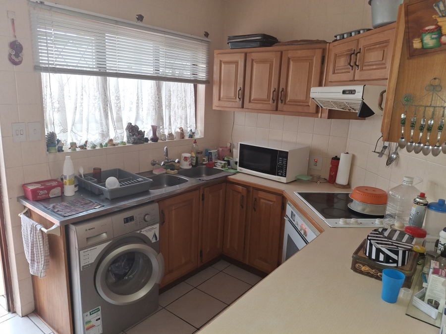 2 Bedroom Property for Sale in Uvongo KwaZulu-Natal