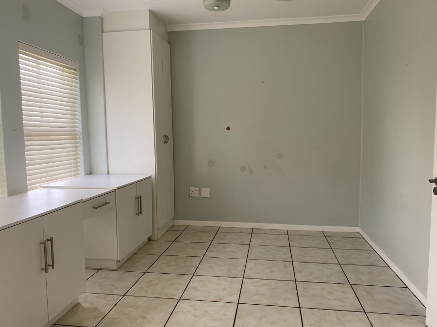 2 Bedroom Property for Sale in Ballitoville KwaZulu-Natal